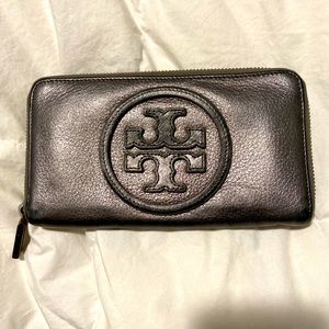 Tory Burch Zippered Wallet